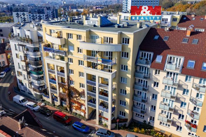 Prodej bytu 2+kk, Praha - Kyje, Pelušková, 52 m2