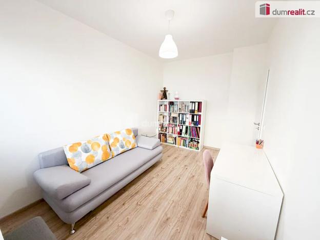 Pronájem bytu 3+kk, Praha - Hloubětín, Saarinenova, 80 m2