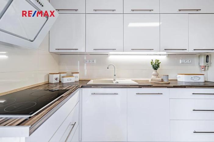 Prodej činžovního domu, České Velenice, Komenského, 247 m2