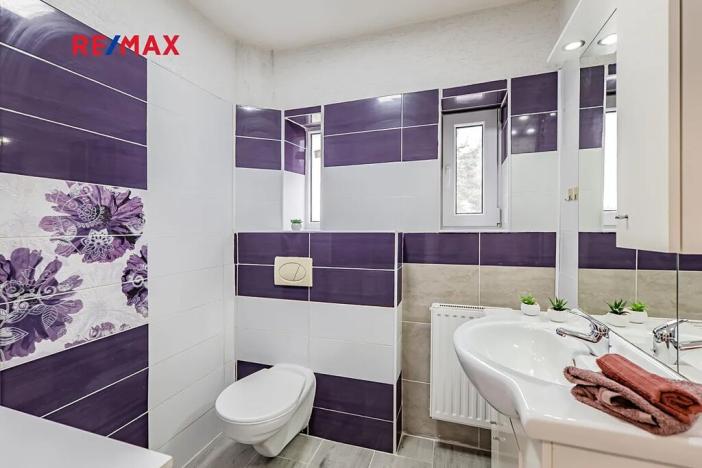 Prodej vícegeneračního domu, České Velenice, Komenského, 247 m2