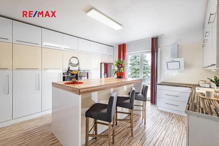 Prodej vily, České Velenice, Komenského, 247 m2