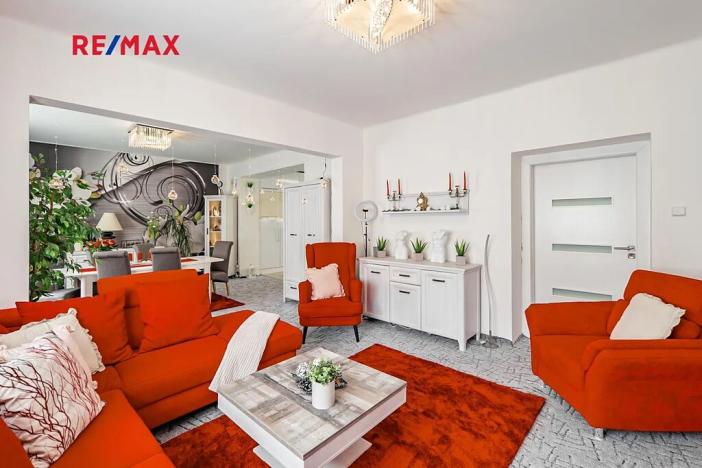 Prodej rodinného domu, České Velenice, Komenského, 247 m2