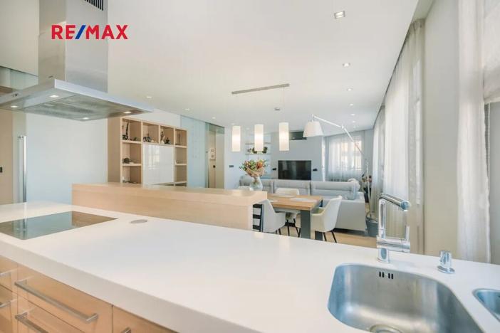 Prodej atypického bytu, Pardubice, Nerudova, 160 m2