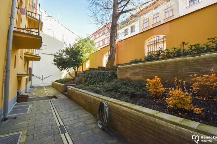 Pronájem bytu 2+kk, Olomouc, Ostružnická, 43 m2