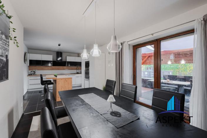 Prodej rodinného domu, Neumětely, V Chaloupkách, 220 m2