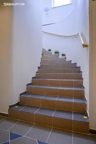 Pronájem bytu 1+kk, Praha - Hlubočepy, Na Zlíchově, 14 m2