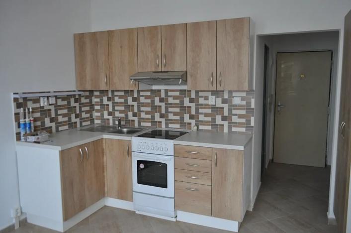 Pronájem bytu 1+1, Nové Strašecí, Křivoklátská, 38 m2