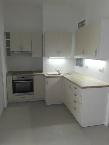 Pronájem bytu 2+kk, Praha - Vršovice, Petrohradská, 57 m2