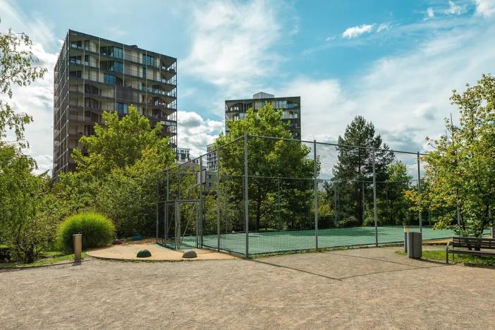 Pronájem bytu 1+kk, Praha - Žižkov, Ke kapslovně, 51 m2