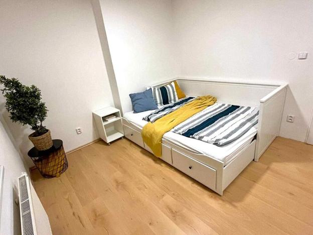 Pronájem bytu 1+kk, Praha - Hostivař, Dolnoměcholupská, 24 m2