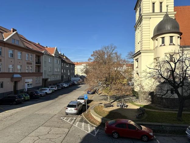 Pronájem bytu 1+kk, Znojmo, nám. Kpt. Otm. Chlupa, 33 m2