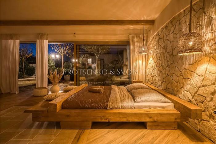 Prodej apartmánu, Lipí, 197 m2