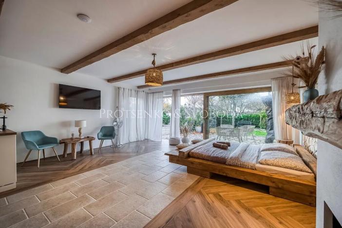 Prodej apartmánu, Lipí, 197 m2