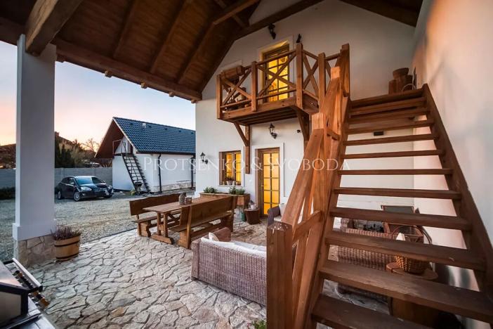 Prodej apartmánu, Lipí, 197 m2