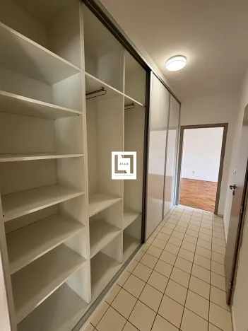 Prodej bytu 2+1, Olomouc, Hněvotínská, 51 m2