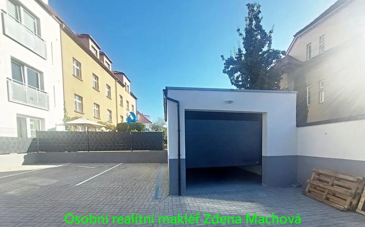 Pronájem garáže, Praha - Motol, Na Homolce, 21 m2