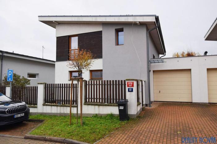 Pronájem rodinného domu, Praha - Hloubětín, Stropnická, 142 m2