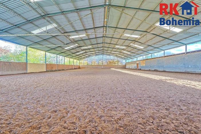 Prodej výrobních prostor, Břežany II, 3294 m2