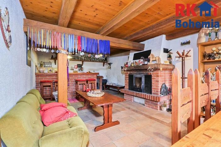 Prodej výrobních prostor, Břežany II, 3294 m2