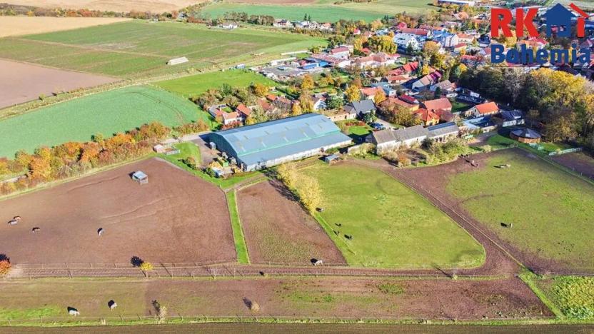 Prodej výrobních prostor, Břežany II, 3294 m2