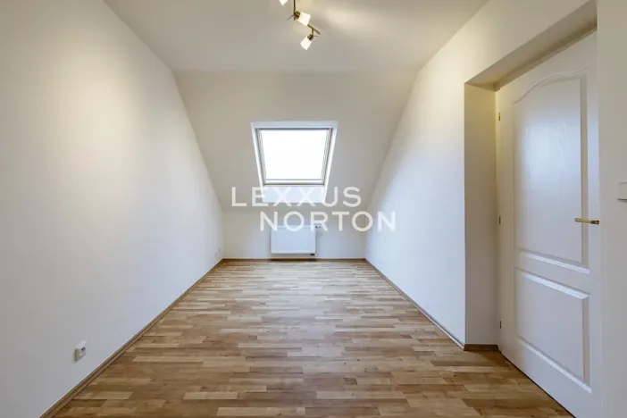 Pronájem vily, Praha - Nebušice, U Házů, 229 m2