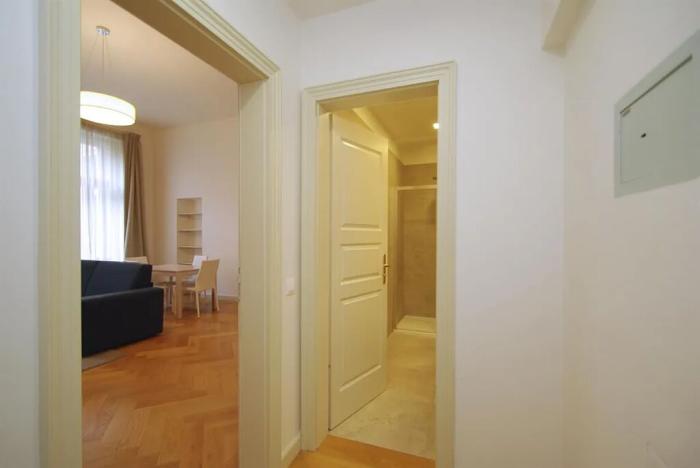 Pronájem bytu 1+1, Praha - Nové Město, Bolzanova, 47 m2