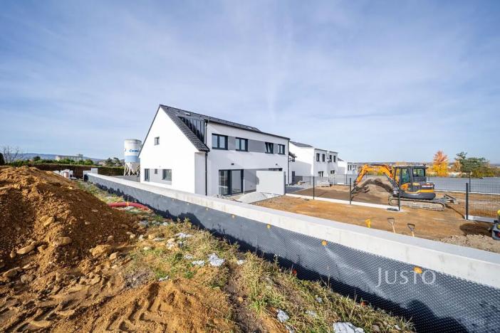 Prodej bytu 5+kk, Boršov nad Vltavou, Severní, 121 m2