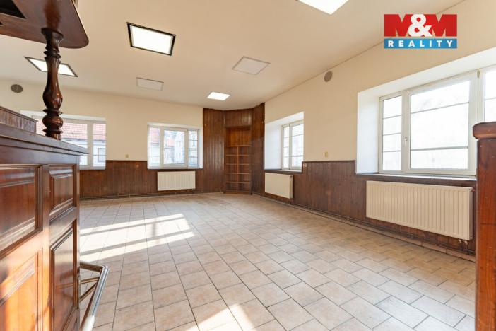 Pronájem restaurace, Liběchov, nám. V. Levého, 367 m2
