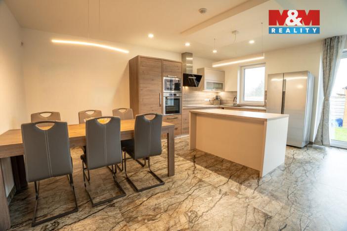 Prodej rodinného domu, Pouzdřany, Za Obecním úřadem, 207 m2