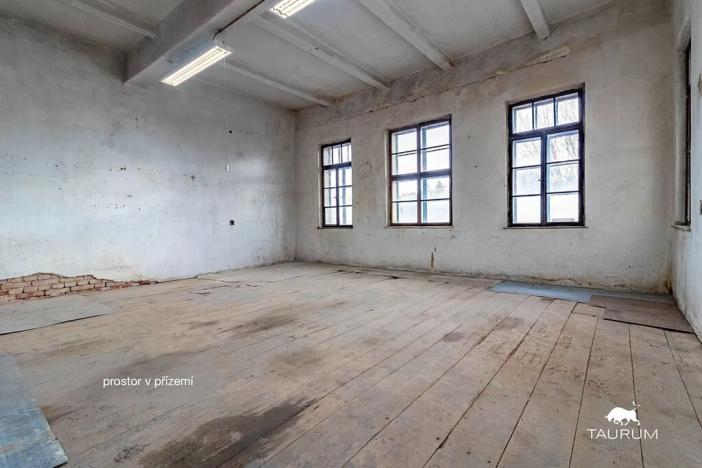 Prodej rodinného domu, Tlučná, Hlavní, 290 m2