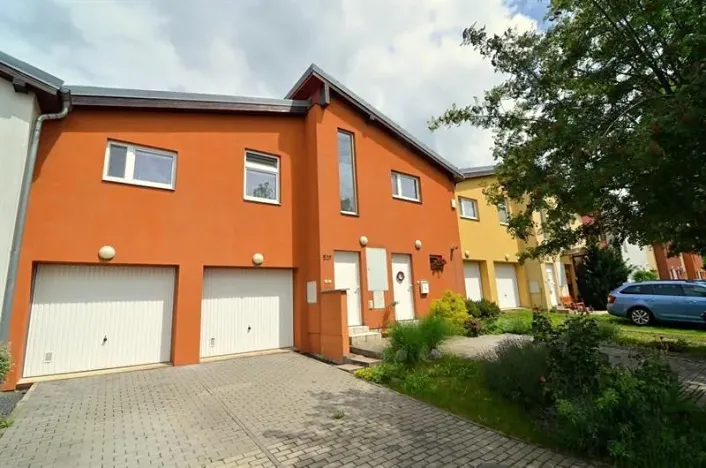 Pronájem bytu 2+kk, Vestec, U Strouhy, 57 m2