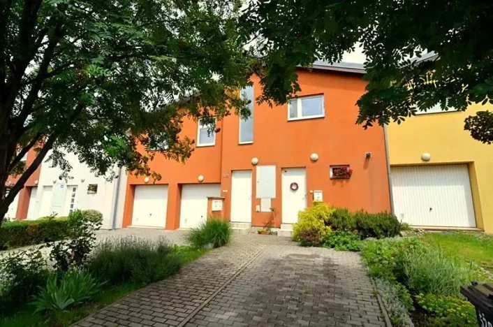 Pronájem bytu 2+kk, Vestec, U Strouhy, 57 m2