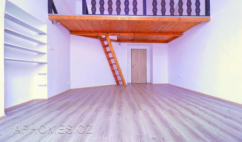 Pronájem bytu 2+1, Praha - Nové Město, Pod Slovany, 62 m2