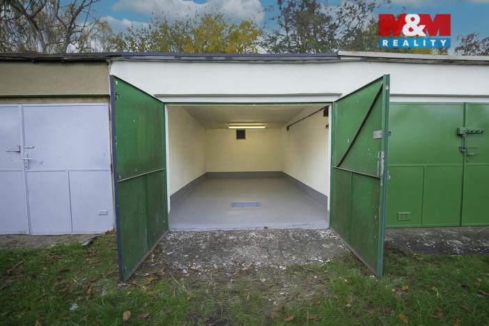 Prodej garáže, Praha - Suchdol, 17 m2