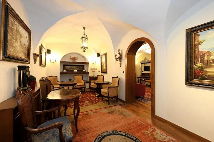 Pronájem restaurace, Praha - Malá Strana, Maltézské náměstí, 89 m2