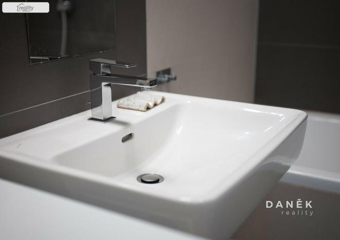 Prodej bytu 3+kk, Oslavany, náměstí 13. prosince, 76 m2