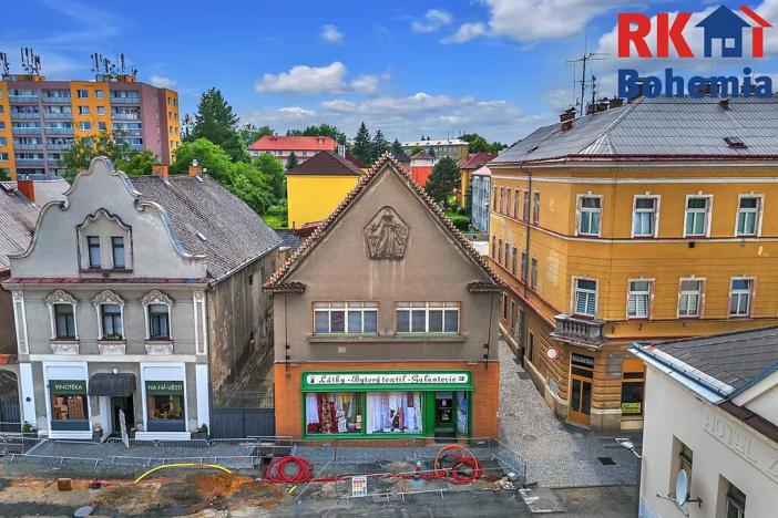 Prodej obchodního prostoru, Mnichovo Hradiště, Masarykovo náměstí, 300 m2