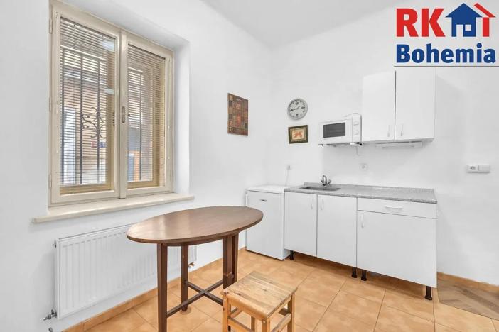 Prodej obchodního prostoru, Mnichovo Hradiště, Masarykovo náměstí, 300 m2