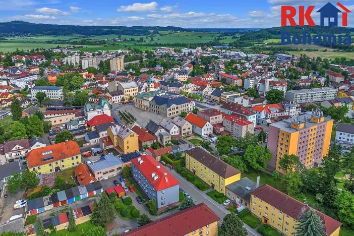 Prodej obchodního prostoru, Mnichovo Hradiště, Masarykovo náměstí, 300 m2