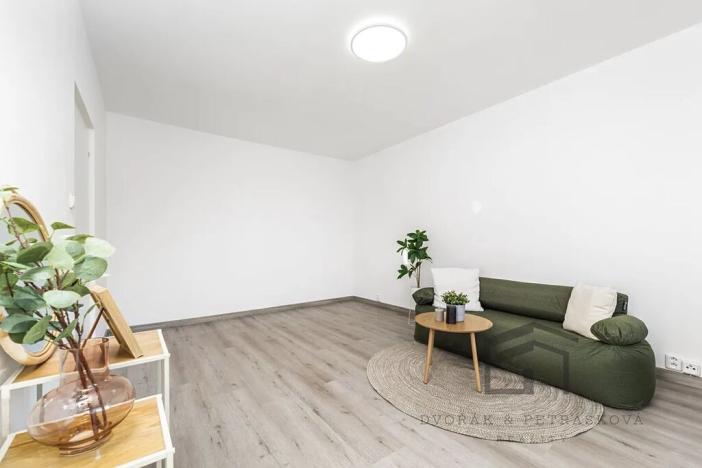 Pronájem bytu 1+1, Praha - Záběhlice, Jabloňová, 33 m2