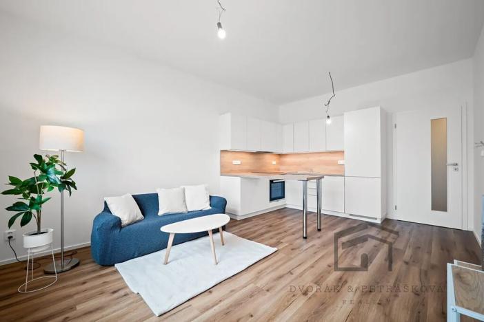 Pronájem bytu 2+kk, Praha - Vršovice, Bulharská, 46 m2