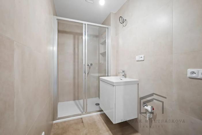 Pronájem bytu 2+kk, Praha - Vršovice, Bulharská, 46 m2