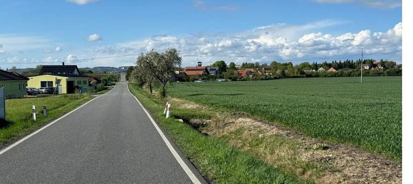 Prodej pozemku pro bydlení, Charvatce, 49000 m2