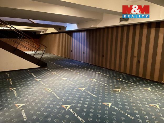 Pronájem komerční nemovitosti, Kladno - Kročehlavy, U tržnice, 143 m2