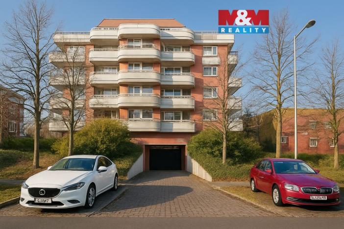 Pronájem garážového stání, Praha, U kříže, 14 m2