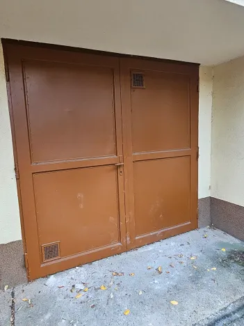 Pronájem garáže, Praha - Strašnice, Pod strání, 15 m2