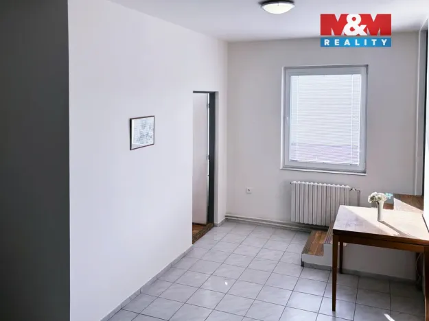 Prodej komerční nemovitosti, Libiš, 300 m2