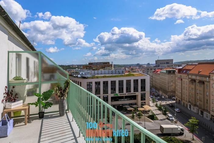 Pronájem bytu 1+kk, Praha - Holešovice, Umělecká, 37 m2