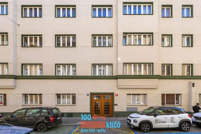 Pronájem bytu 1+kk, Praha - Holešovice, Umělecká, 37 m2