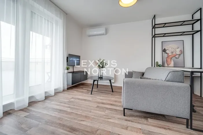 Pronájem bytu 1+kk, Praha - Strašnice, Zvěřinova, 39 m2